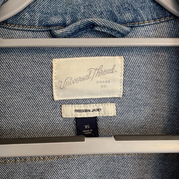 Universal Thread Freeborn Jean Jacket - Picture 2 of 2
